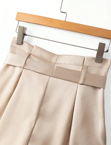 Pantaloni scurti SHEIN, crem
