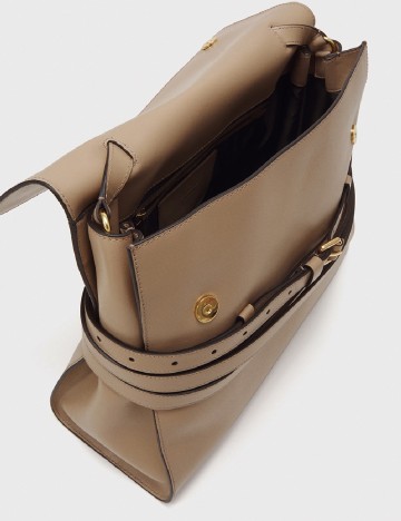 Geanta Moschino, maro