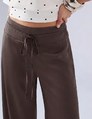 Pantaloni SHEIN, maro