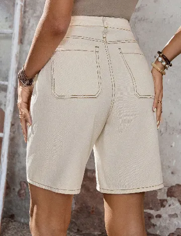 Pantaloni scurti SHEIN, ecru