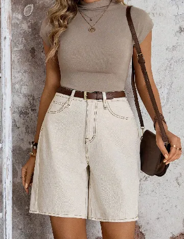 Pantaloni scurti SHEIN, ecru