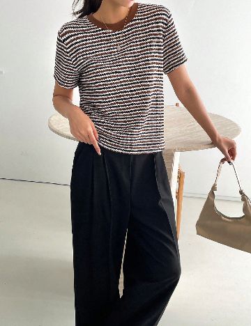 Tricou SHEIN, maro