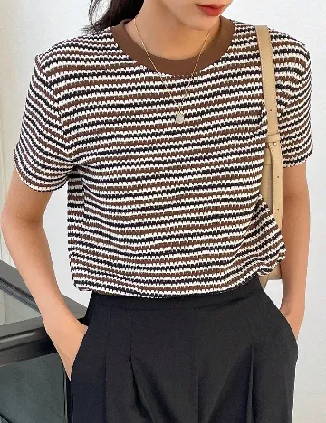 Tricou SHEIN, maro