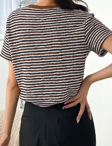 Tricou SHEIN, maro
