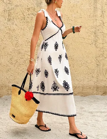 Rochie medie SHEIN, ecru