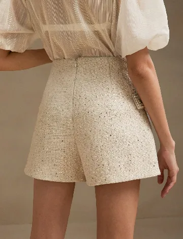 Pantaloni scurti Anewsta, crem