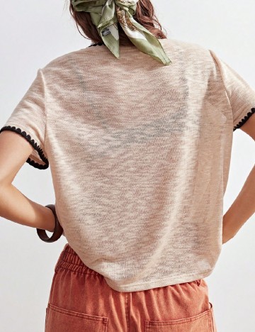 Tricou SHEIN, crem