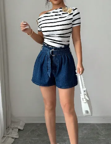 Pantaloni scurti SHEIN, albastru