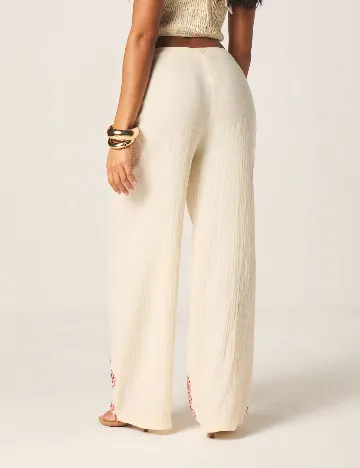 Pantaloni Missguided, crem