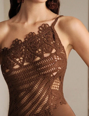 Rochie Anewsta, maro