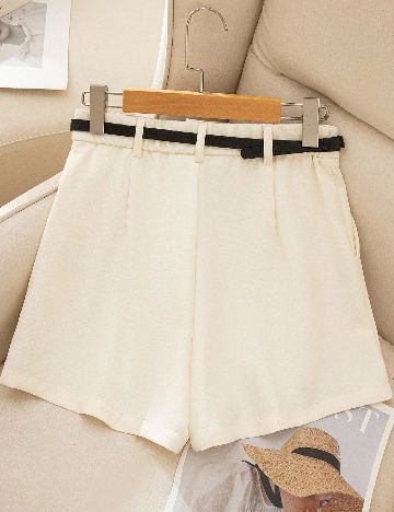 Pantaloni scurti SHEIN, crem