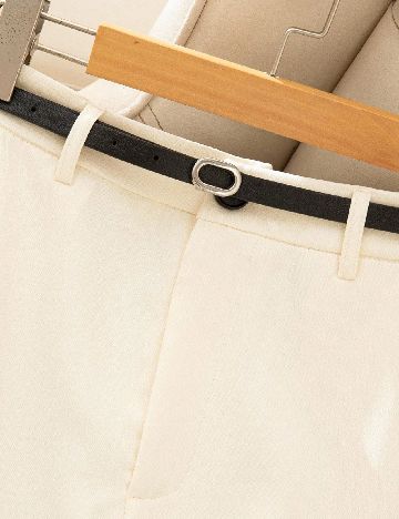 Pantaloni scurti SHEIN, crem