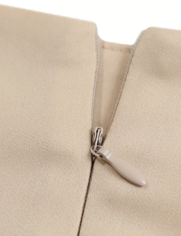 Pantaloni scurti SHEIN, crem