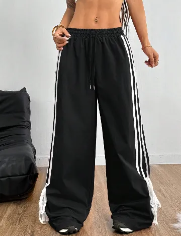 Pantaloni SHEIN, negru
