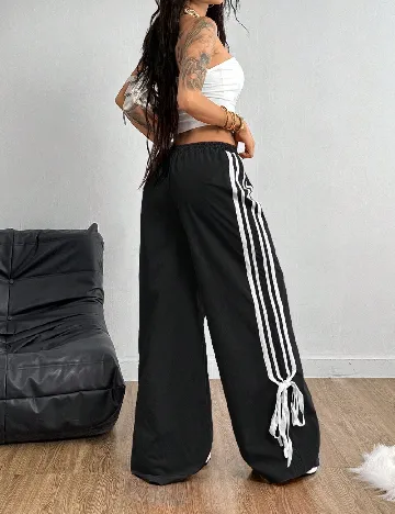 Pantaloni SHEIN, negru