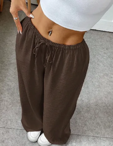 Pantaloni SHEIN, maro
