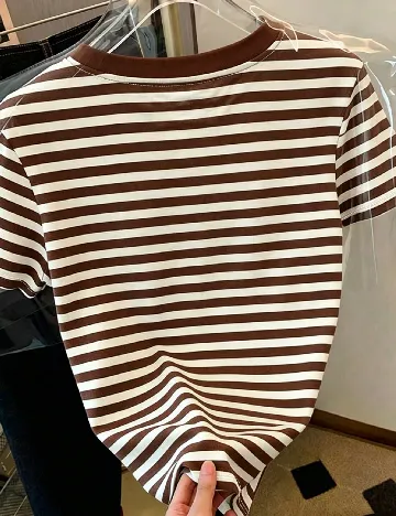 Tricou SHEIN, maro
