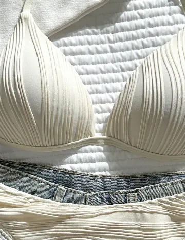 Costum de baie SHEIN, crem