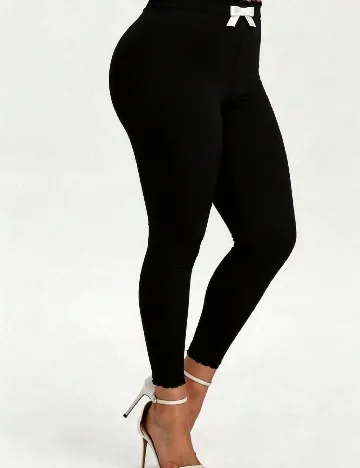 Pantaloni SHEIN CURVE, negru