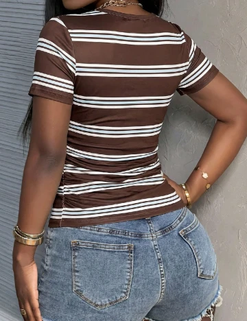 Tricou SHEIN, maro