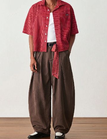 Pantaloni SHEIN, maro