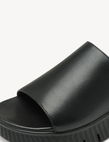 Slapi Tamaris, negru