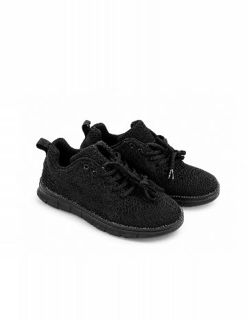 Adidasi, negru