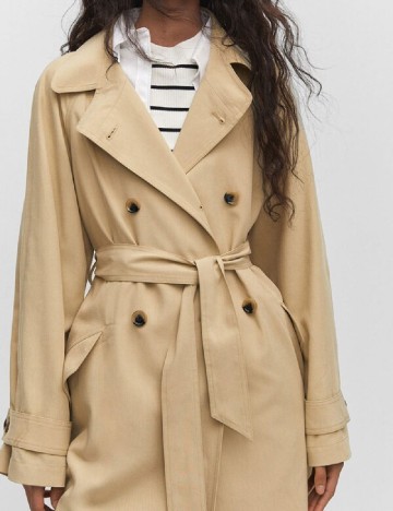 Trench Mango, maro