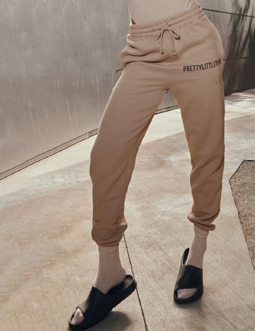 Pantaloni PrettyLittleThing, crem