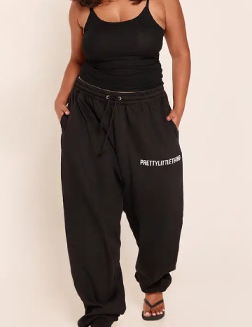 Pantaloni PrettyLittleThing Plus Size, negru