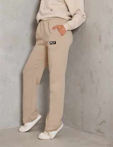 Pantaloni PrettyLittleThing, crem