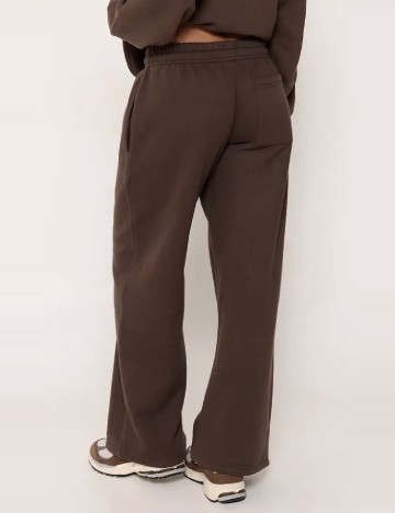 Pantaloni PrettyLittleThing, maro