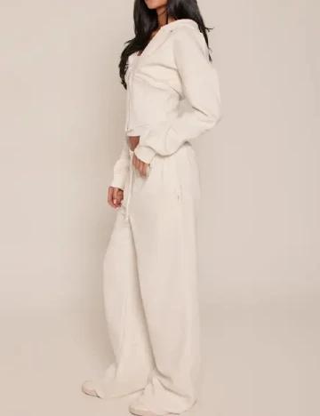 Pantaloni PrettyLittleThing, alb