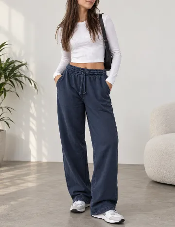 Pantaloni PrettyLittleThing, bleumarin
