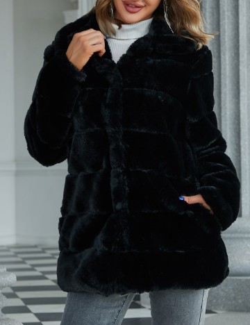 Jacheta Eilly Bazar, negru