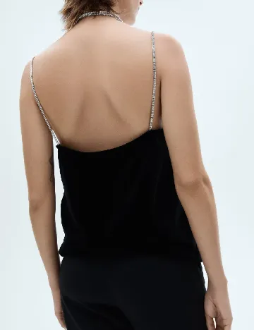 Maiou Mango, negru