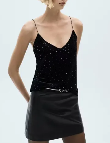Maiou Mango, negru