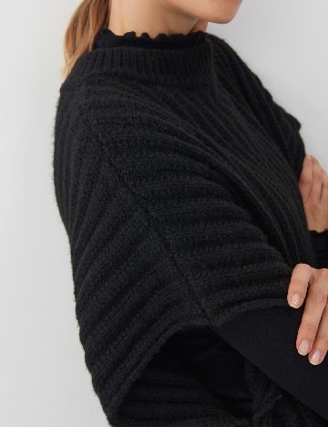 Poncho Opus, negru