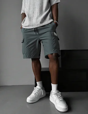 Pantaloni scurti SHEIN, verde