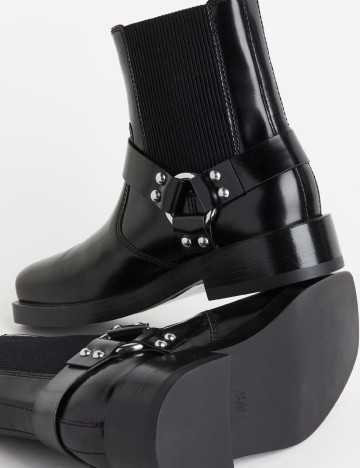 Ghete H&M, negru