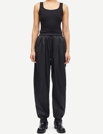 Pantaloni imitatie de piele Samsoe Samsoe, negru