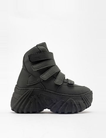 Adidasi, negru