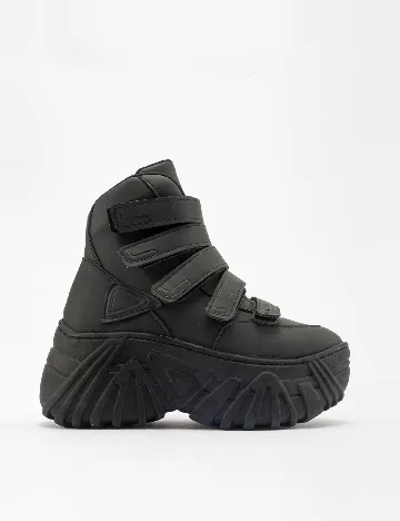Adidasi, negru