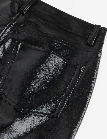 P H&M, negru