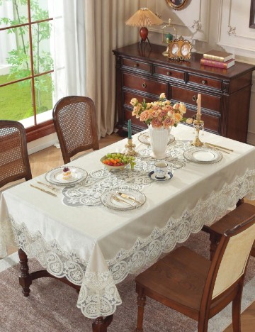 Fata de masa SHEIN, crem