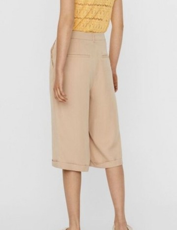 Pantaloni scurti Vero Moda, crem