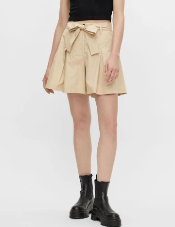 Pantaloni scurti Pieces, crem Crem