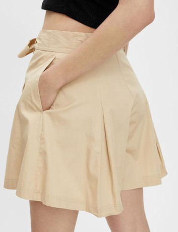 Pantaloni scurti Pieces, crem