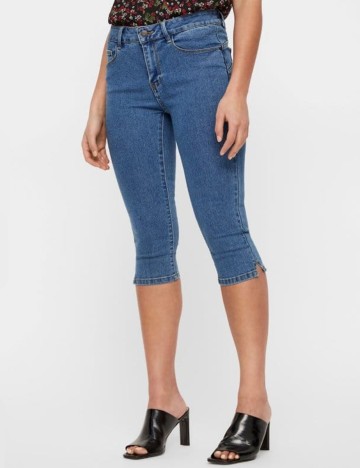 Pantaloni trei sferturi Vero Moda, albastru, M