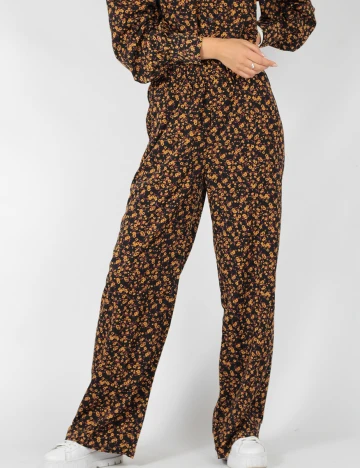 Pantaloni Only, floral Floral print